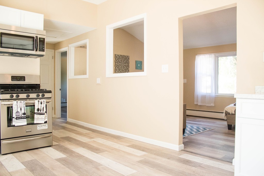 282 Corcoran Boulevard Springfield, MA 01118 - Photo 8 of 27 Gallery Image 8