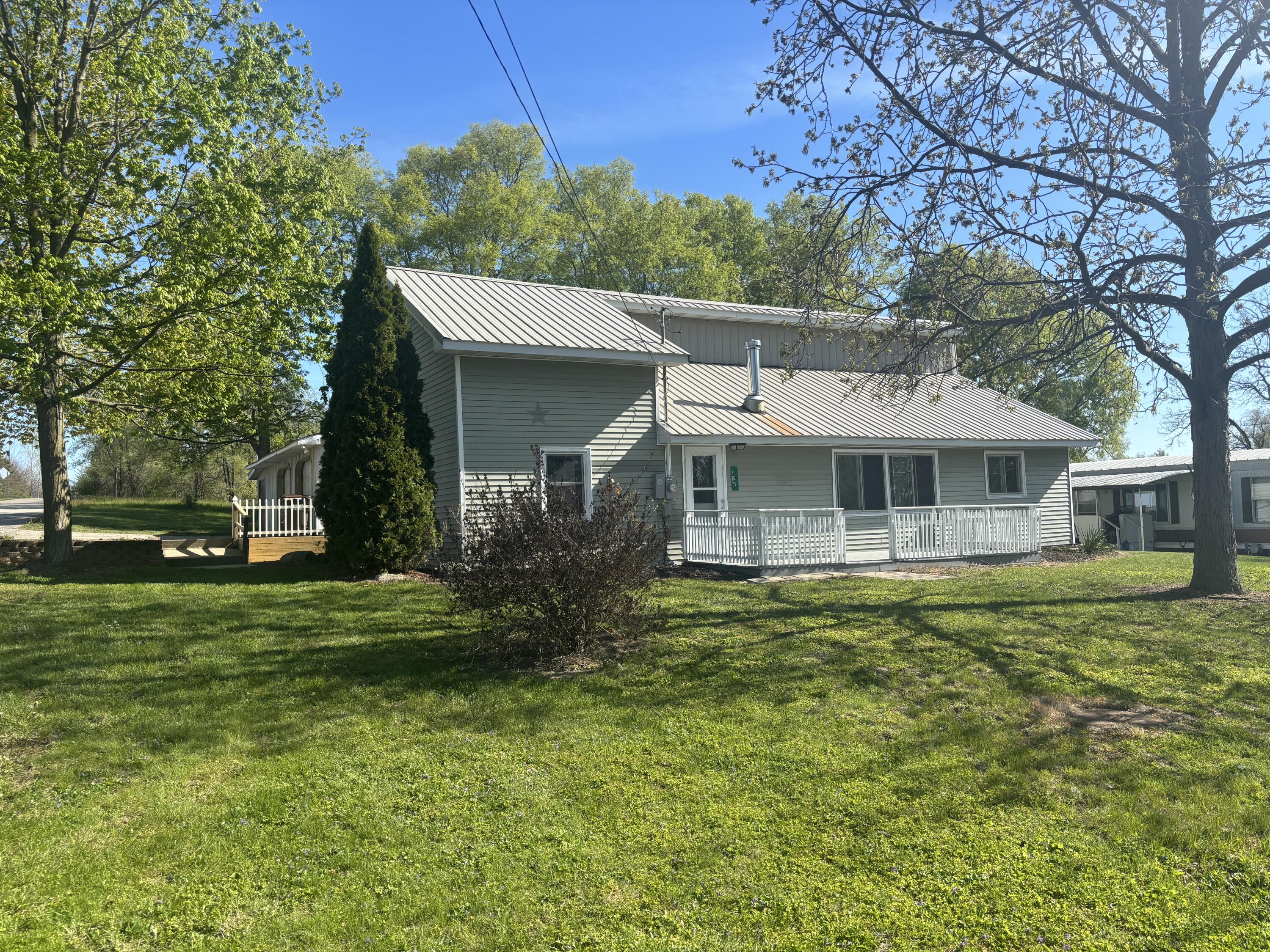 126 East Maple Street Muir, MI 48860 - Photo 1 of 28 front