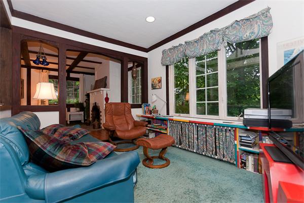 41 Dorset Road Newton, MA 02468 - Photo 9 of 22