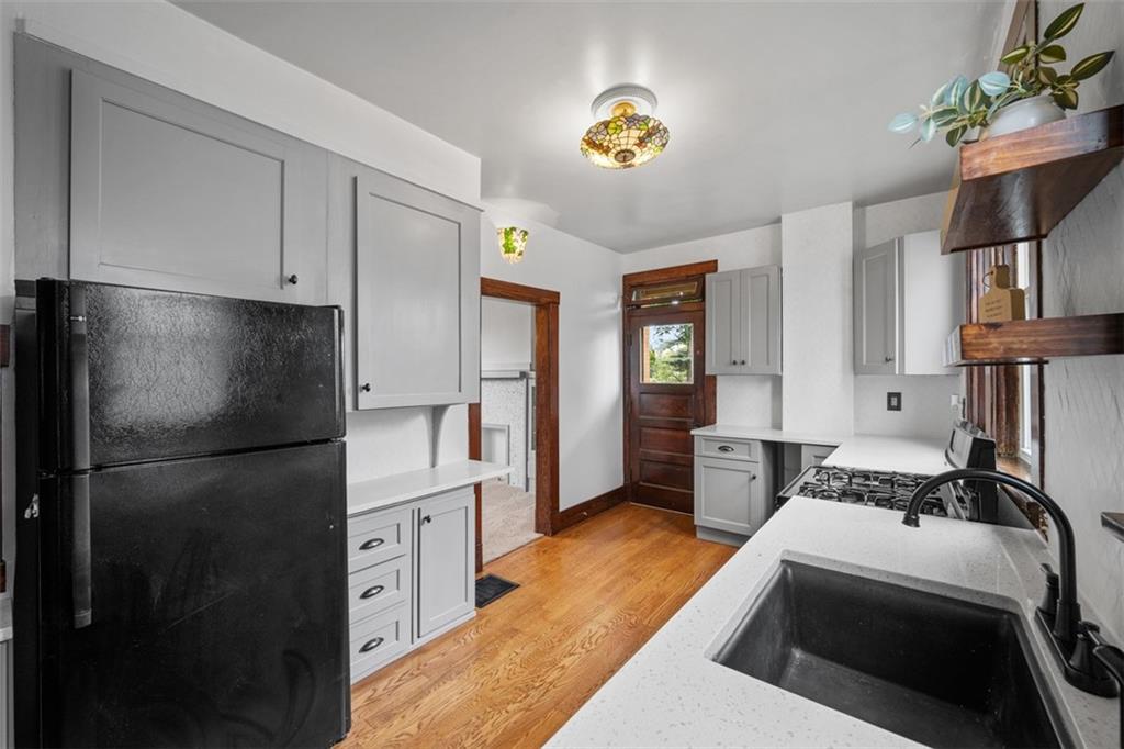 3123 Willett Road Pittsburgh, PA 15227 - Photo 3 of 35 Gallery Image 3