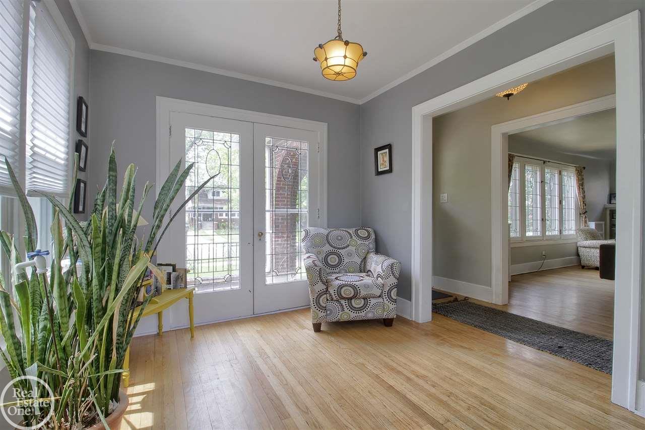 874 Barrington Road Grosse Pointe, MI 48230 - Photo 6 of 30 31378785-5.JPG