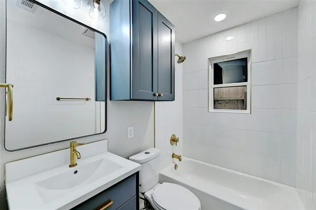 $1,800 | 9803 Aberdeen Way, Unit A, Austin, TX 78753