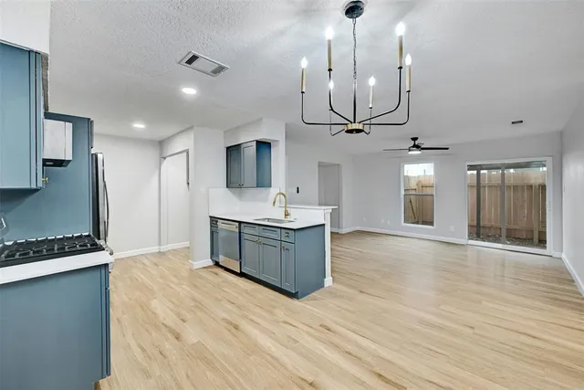 $1,800 | 9803 Aberdeen Way, Unit A, Austin, TX 78753