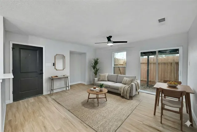 $1,800 | 9803 Aberdeen Way, Unit A, Austin, TX 78753