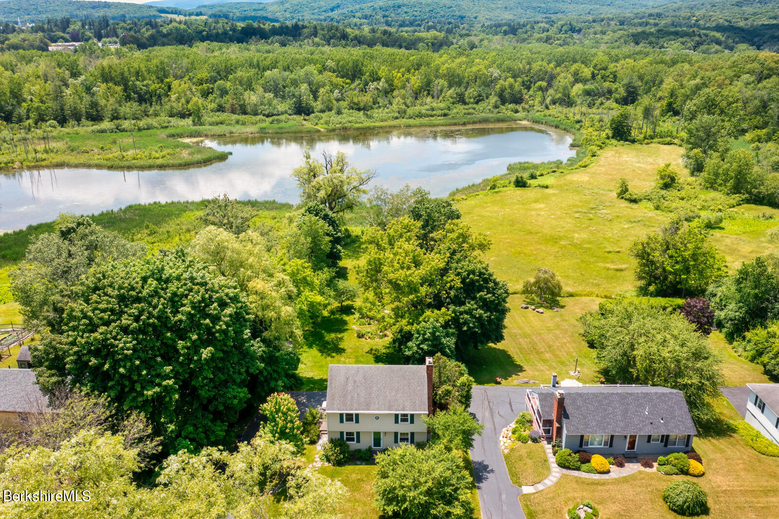 995 North Hoosac Road Williamstown, MA 01267 - Photo 4 of 37 5-995-N-Hoosac
