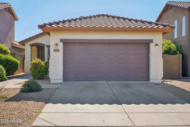 $2,500 | 1927 West Kuralt Drive, Phoenix, AZ 85086