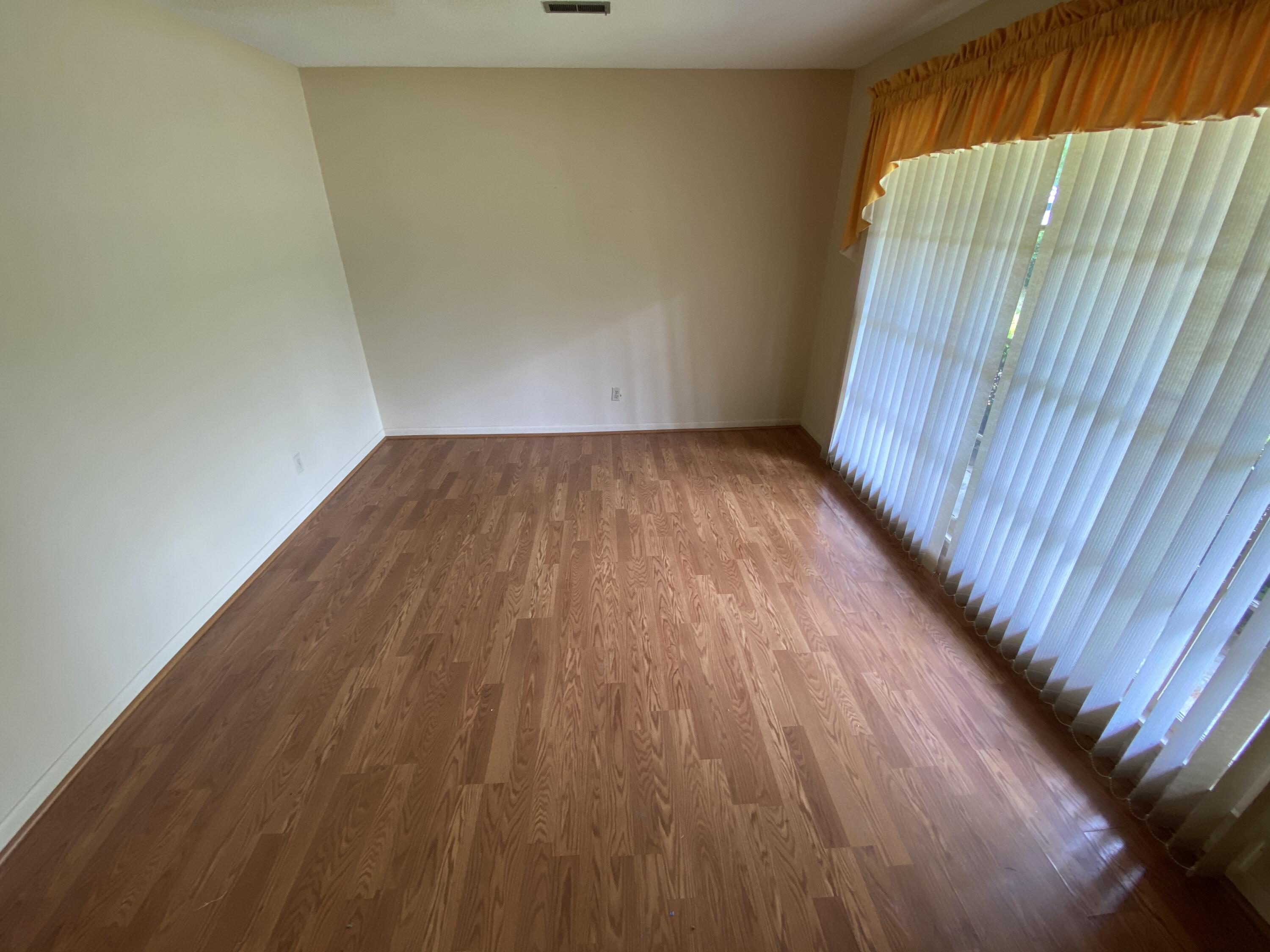 110 Rosa Street Summerville, SC 29483 - Photo 3 of 13 Photo May 05, 1 38 30 PM