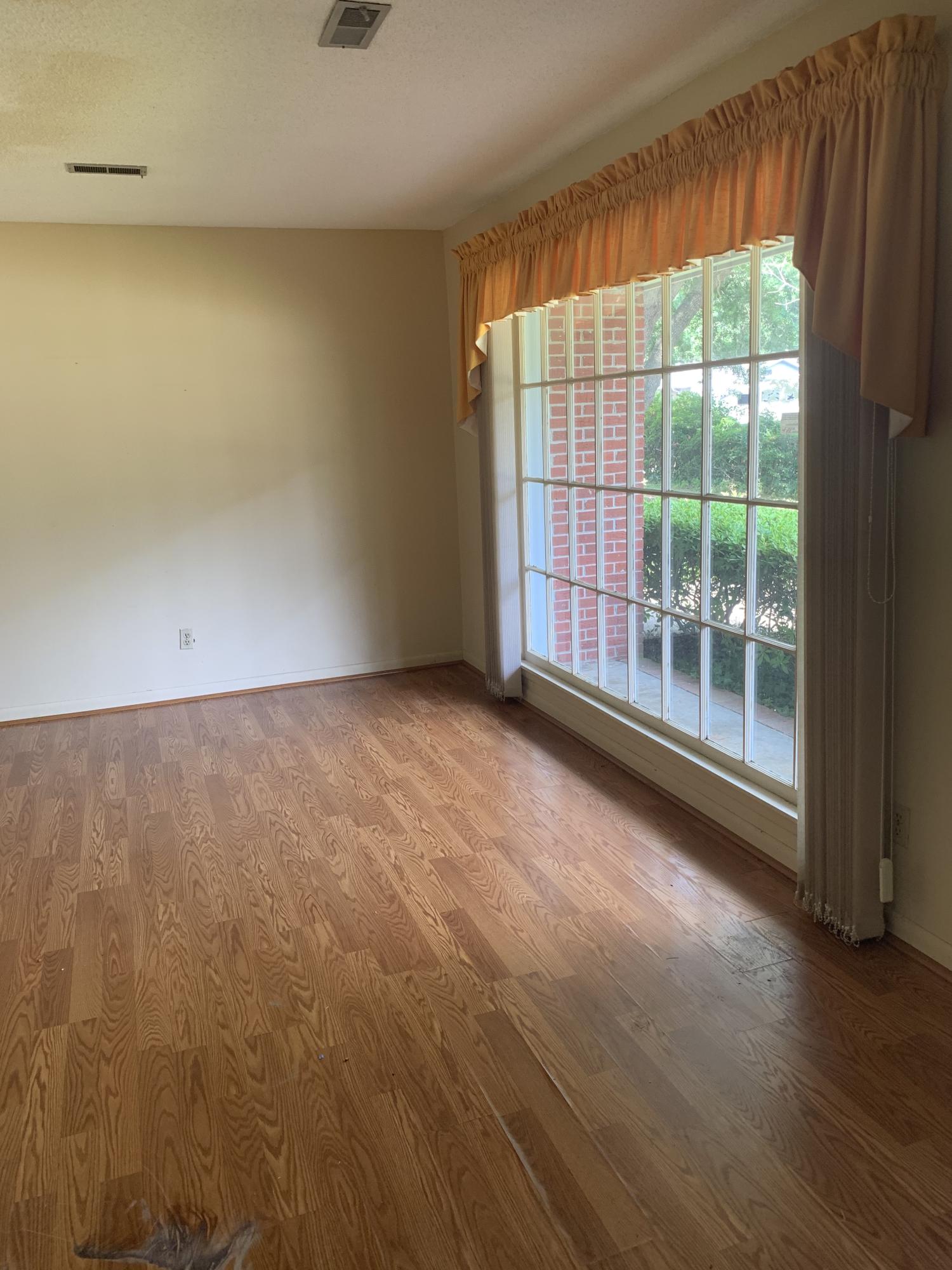 110 Rosa Street Summerville, SC 29483 - Photo 5 of 13 Living Room 1