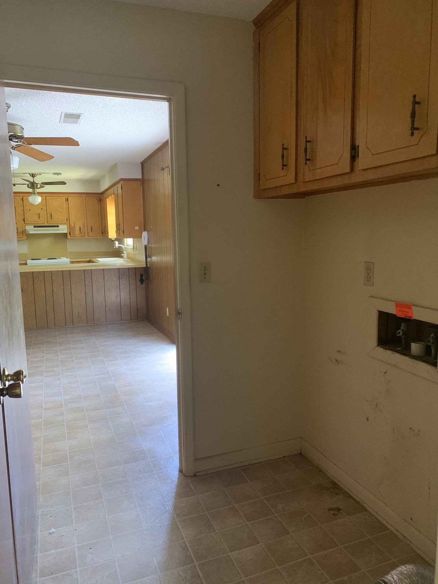 110 Rosa Street Summerville, SC 29483 - Photo 8 of 13 Laundry:mud room to kitchen:dining