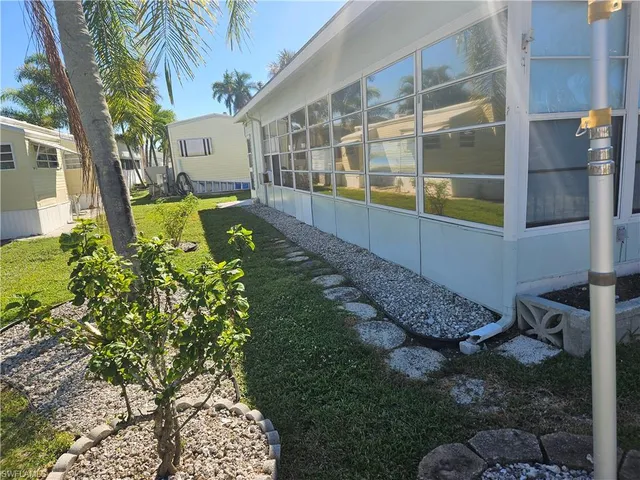 a view of an outdoor space