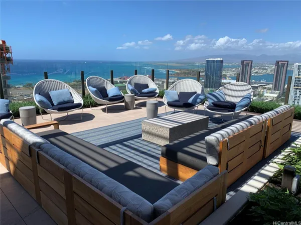 $3,100 | 987 Queen Street, Unit 806, Honolulu, HI 96814