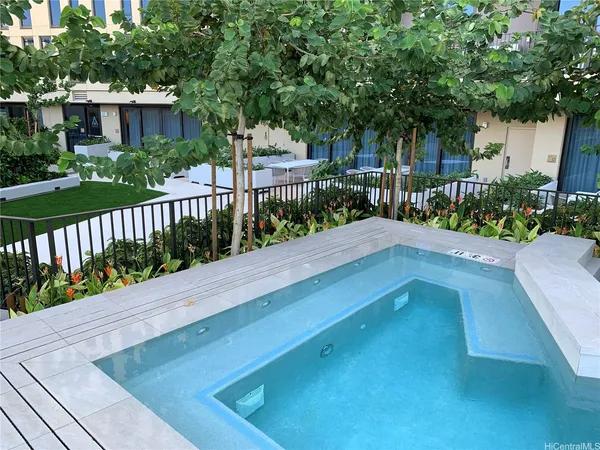 $3,100 | 987 Queen Street, Unit 806, Honolulu, HI 96814