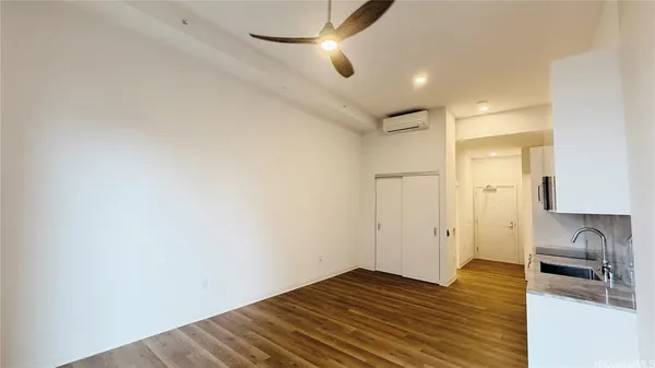 $3,100 | 987 Queen Street, Unit 806, Honolulu, HI 96814