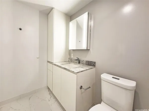 $3,100 | 987 Queen Street, Unit 806, Honolulu, HI 96814