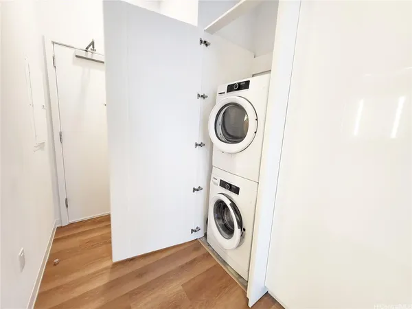 $3,100 | 987 Queen Street, Unit 806, Honolulu, HI 96814
