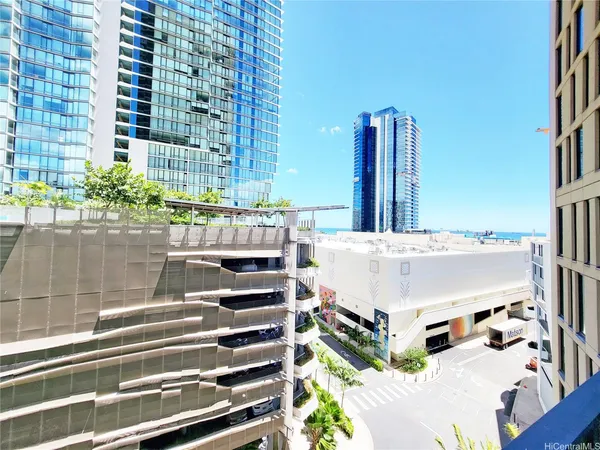 $3,100 | 987 Queen Street, Unit 806, Honolulu, HI 96814
