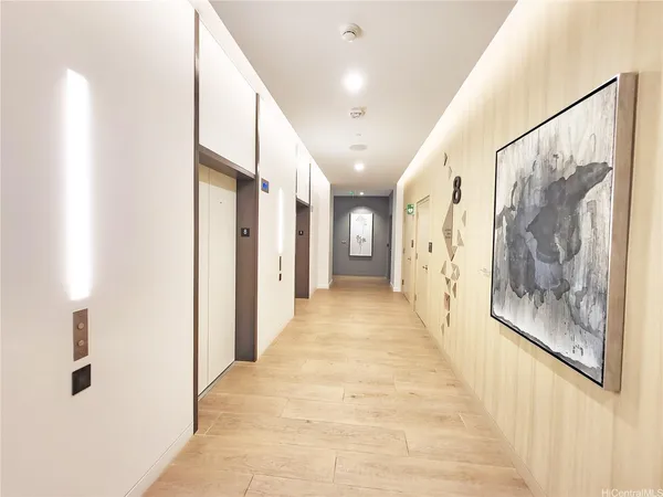 $3,100 | 987 Queen Street, Unit 806, Honolulu, HI 96814