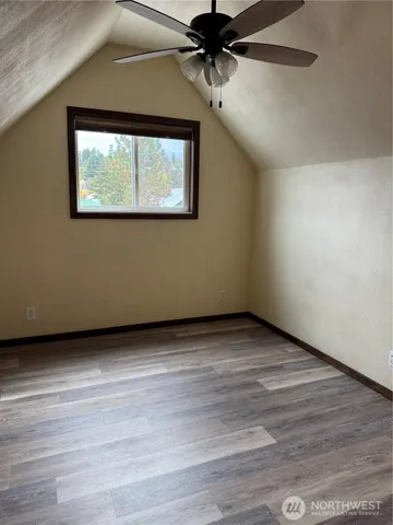 $1,800 | 204 West Pennsylvania Avenue, Unit 4, Roslyn, WA 98941