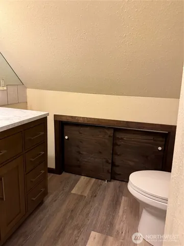 $1,800 | 204 West Pennsylvania Avenue, Unit 4, Roslyn, WA 98941