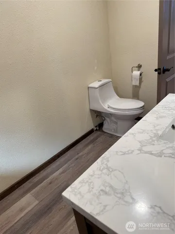 $1,800 | 204 West Pennsylvania Avenue, Unit 4, Roslyn, WA 98941