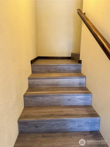 $1,800 | 204 West Pennsylvania Avenue, Unit 4, Roslyn, WA 98941