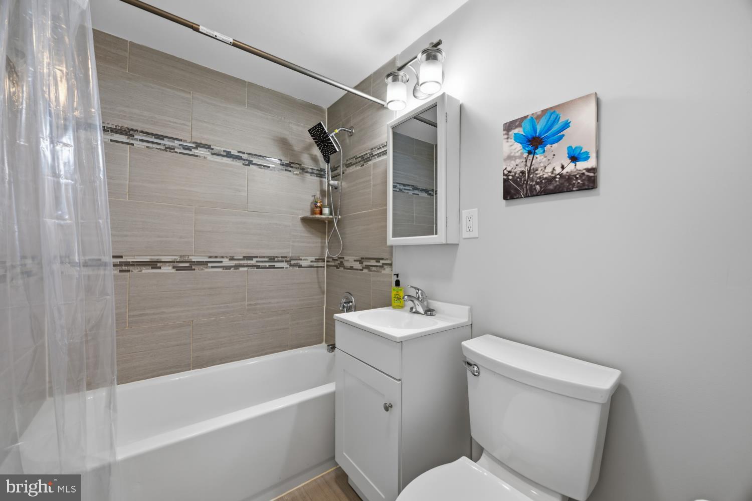 115 P Street Southwest Washington, DC 20024 - Photo 10 of 34 Clean updated bathroom #1 has convenient finishes