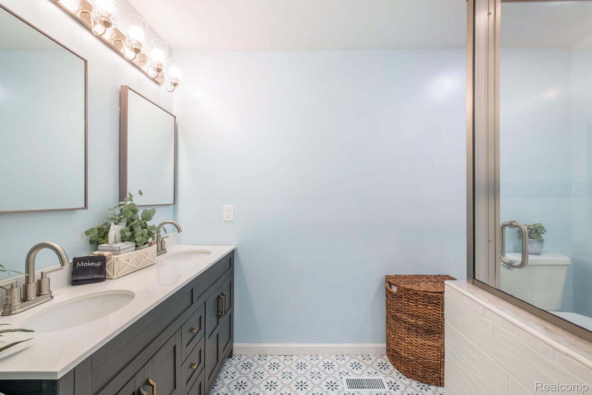 6056 Davison Road Burton, MI 48509 - Photo 22 of 35 Gallery Image 22