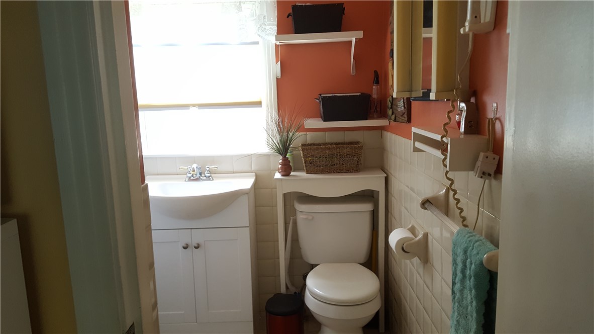 21 Pine Swamp Road Cumberland, RI 02864 - Photo 7 of 11 Full Bath