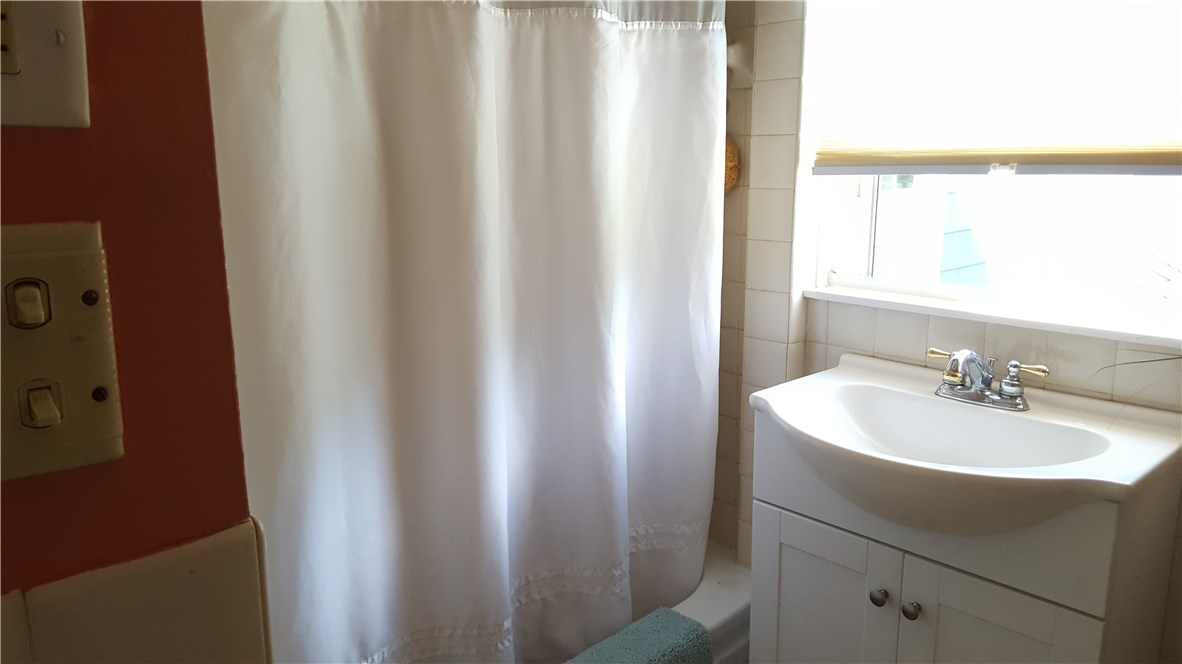 21 Pine Swamp Road Cumberland, RI 02864 - Photo 8 of 11 Full Bath