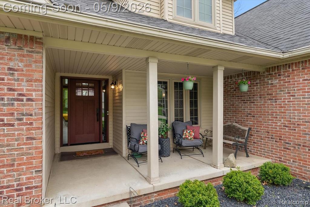 1111 Elk Run Howell, MI 48843 - Photo 3 of 60