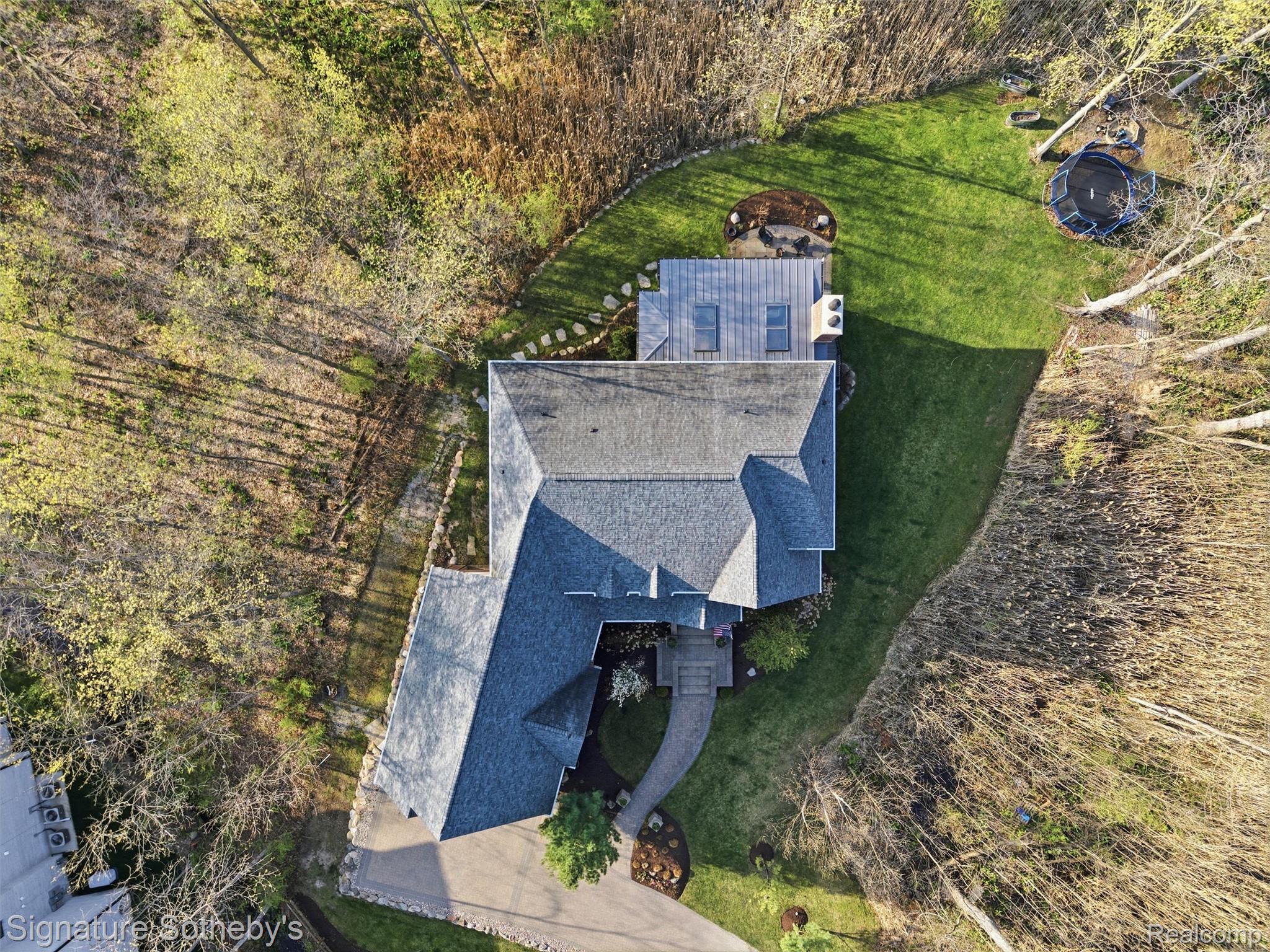 1595 Carriage Way Rochester, MI 48307 - Photo 11 of 78 View of subject property