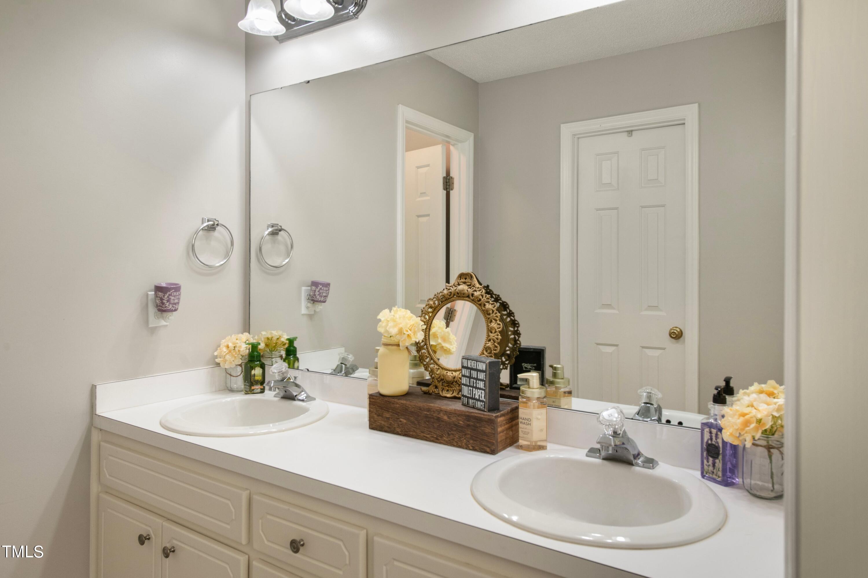 184 Ridge Way Lane Clayton, NC 27520 - Photo 12 of 35 ONE_1667