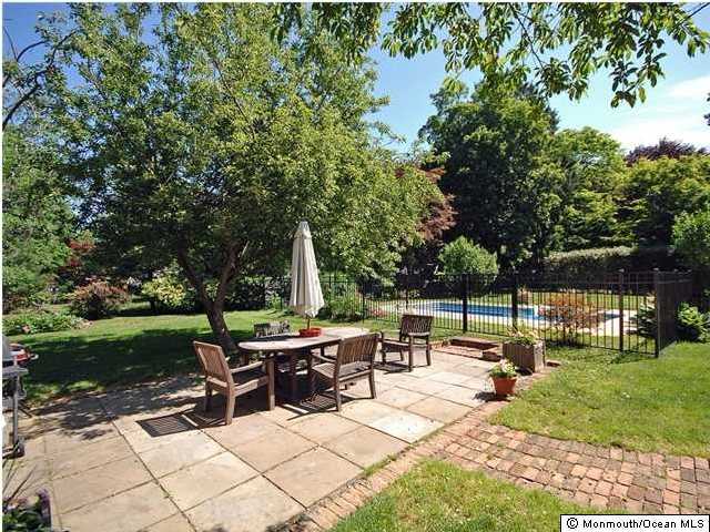 54 Garden Road Shrewsbury, NJ 07702 - Photo 1 of 3 Primary Photo