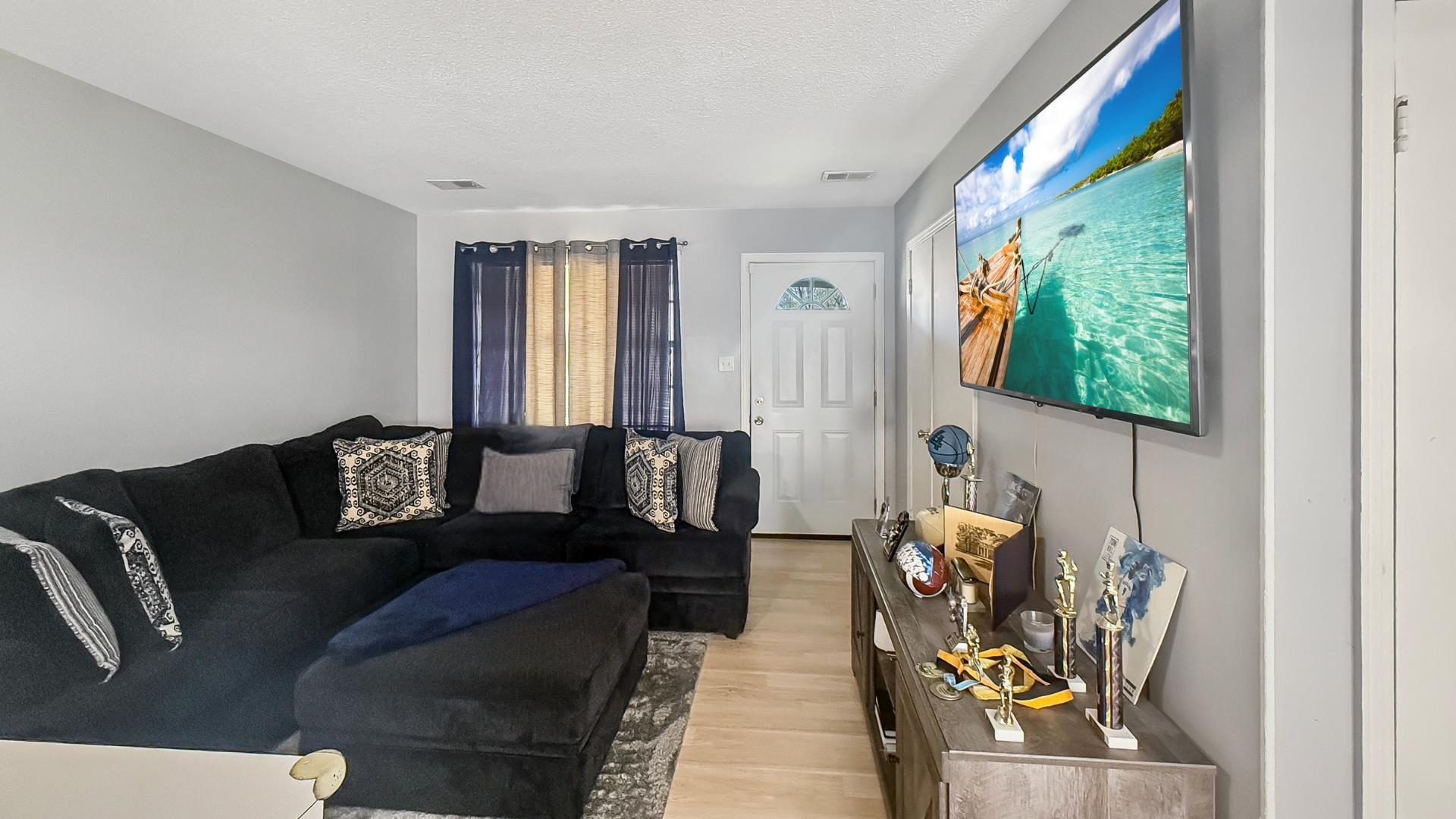 931 West Raines Road Memphis, TN 38109 - Photo 3 of 18