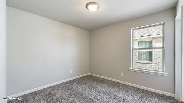 $228,500 | 147 Cottage Cove Drive, Maurice, LA 70555