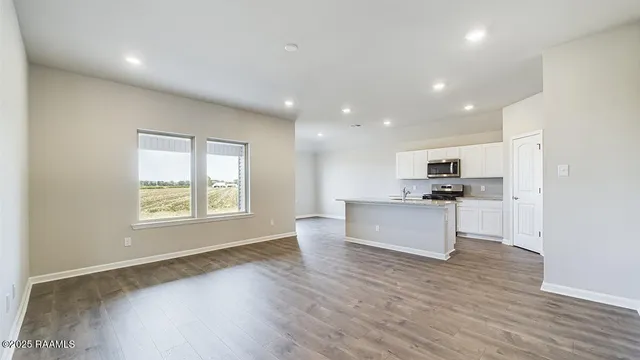 $228,500 | 147 Cottage Cove Drive, Maurice, LA 70555