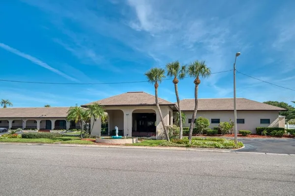 $144,000 | 10038 62nd Avenue North, Unit 17, St. Petersburg, FL 33708