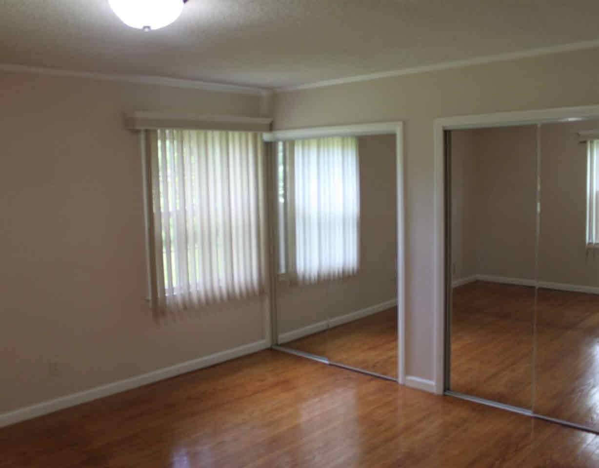 1064 North Linden Road Flint, MI 48532 - Photo 18 of 27 21298650-17.JPG
