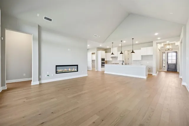 $599,900 | 137 Cross Timbers Street, Azle, TX 76020