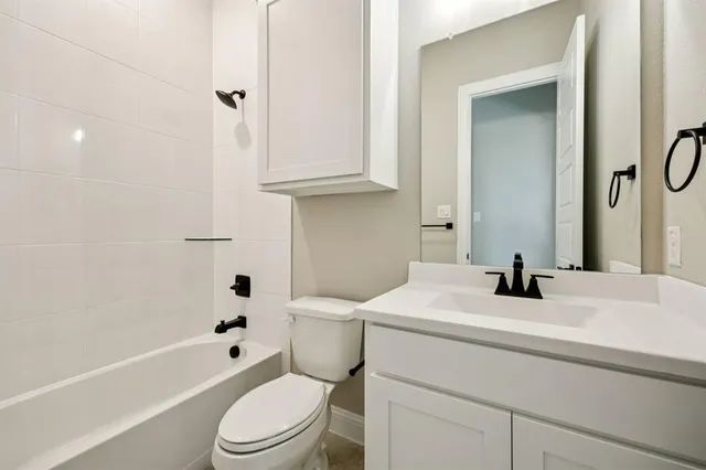 $599,900 | 137 Cross Timbers Street, Azle, TX 76020