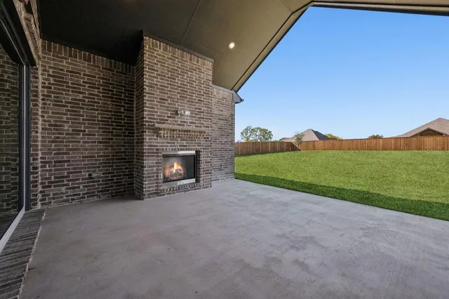 $599,900 | 137 Cross Timbers Street, Azle, TX 76020