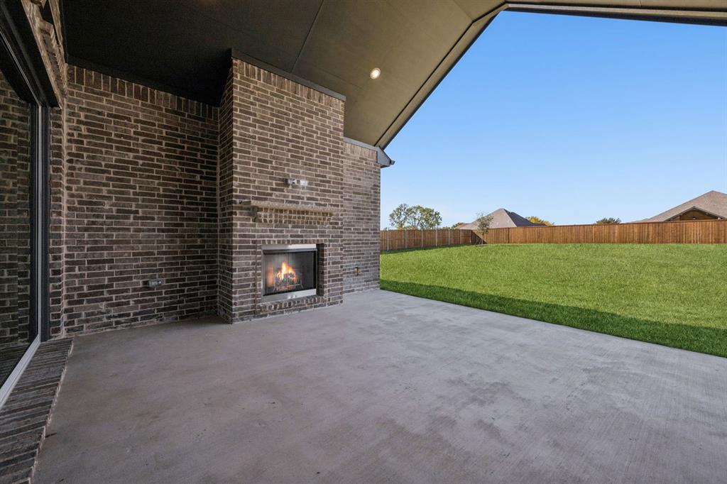 137 Cross Timbers Street Azle, TX 76020 - Photo 28 of 32 28-137Cross_028