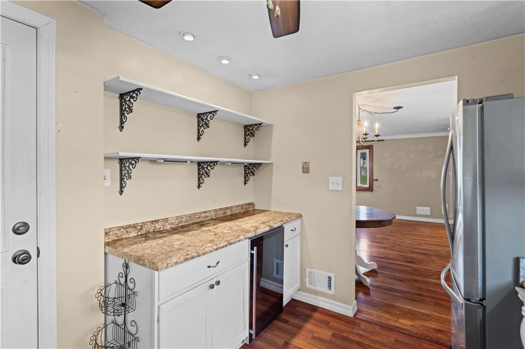 1351 Carnahan Road Pittsburgh, PA 15220 - Photo 13 of 49