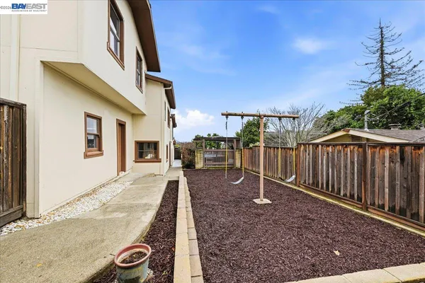 $1,048,000 | 18425 Pepper Street, Castro Valley, CA 94546