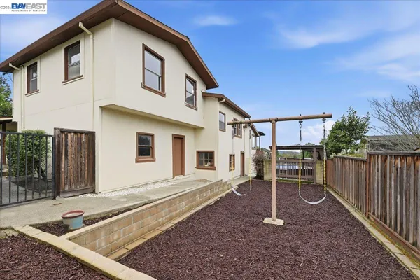 $1,048,000 | 18425 Pepper Street, Castro Valley, CA 94546