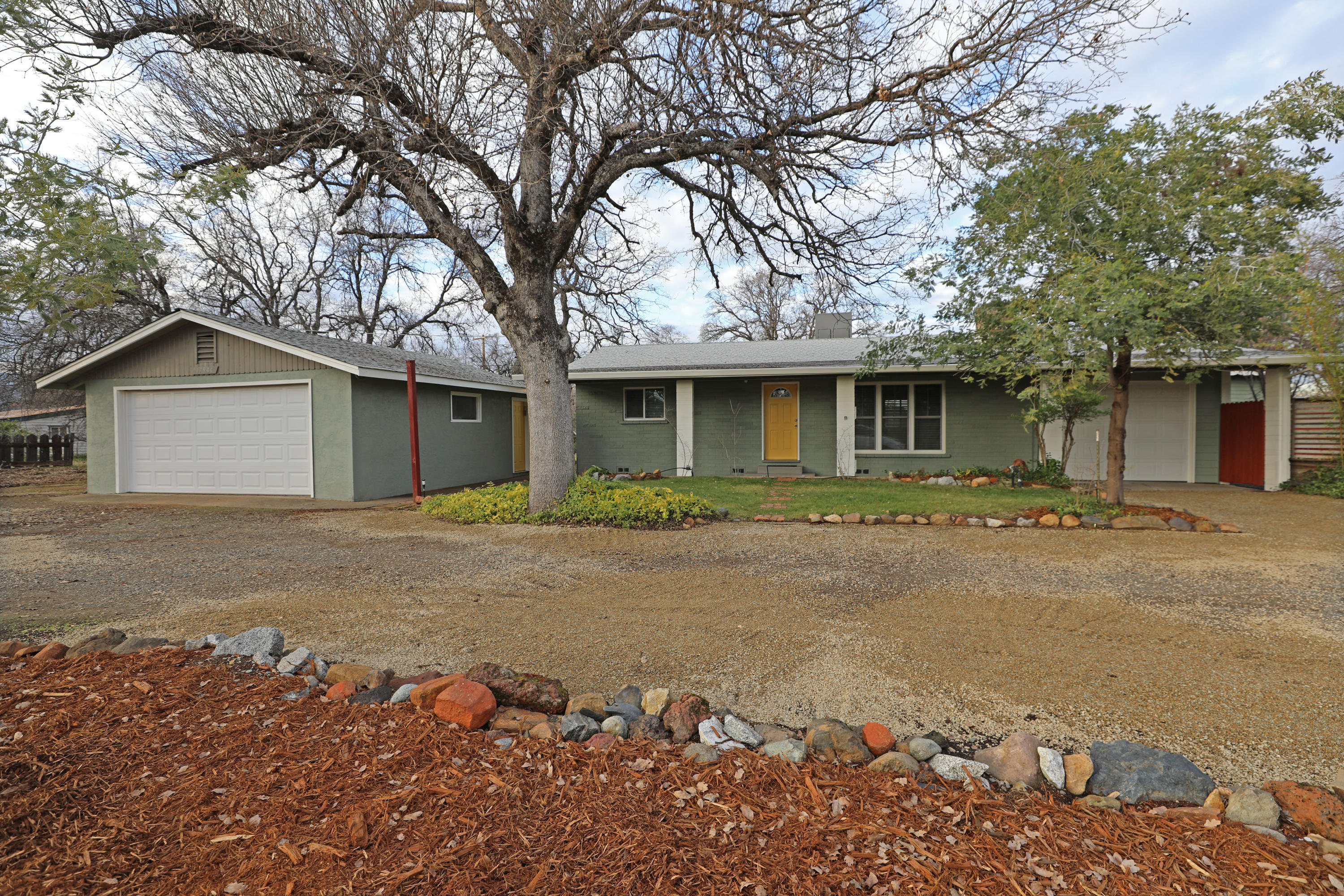 17944 Oasis Road Redding, CA 96003 - Photo 1 of 22 Front