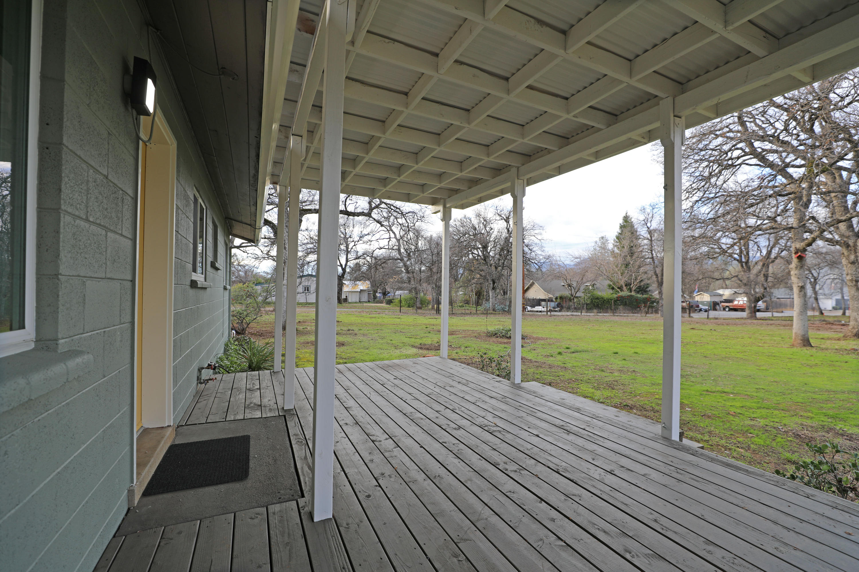 17944 Oasis Road Redding, CA 96003 - Photo 13 of 22 Back Patio