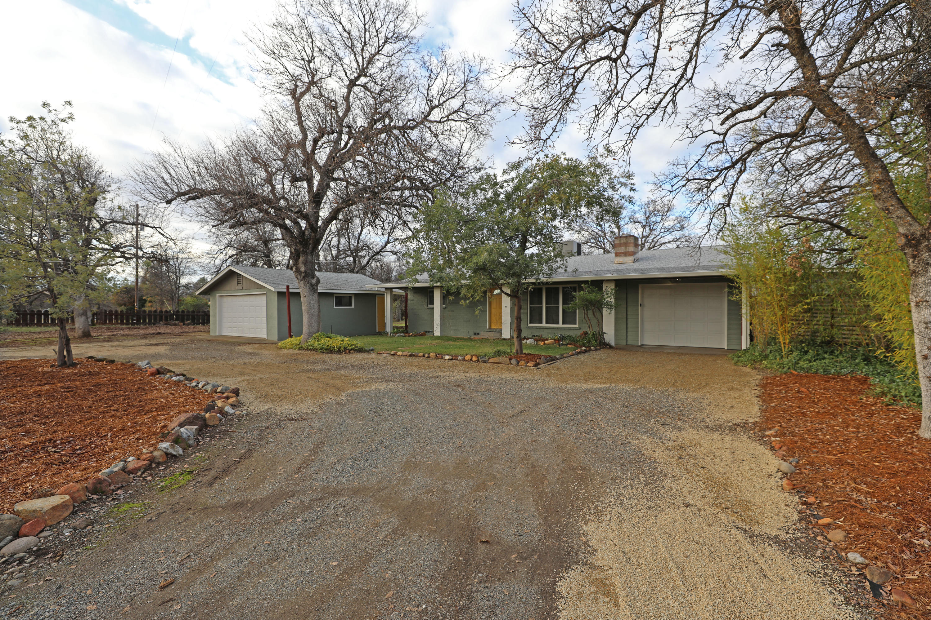 17944 Oasis Road Redding, CA 96003 - Photo 2 of 22 Front