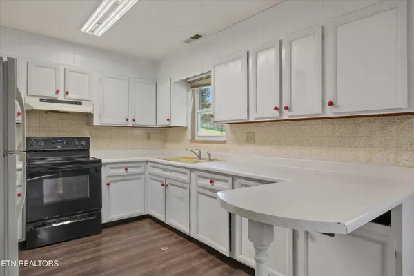 $384,900 | 2086 Hickory Valley Road, Maynardville, TN 37807