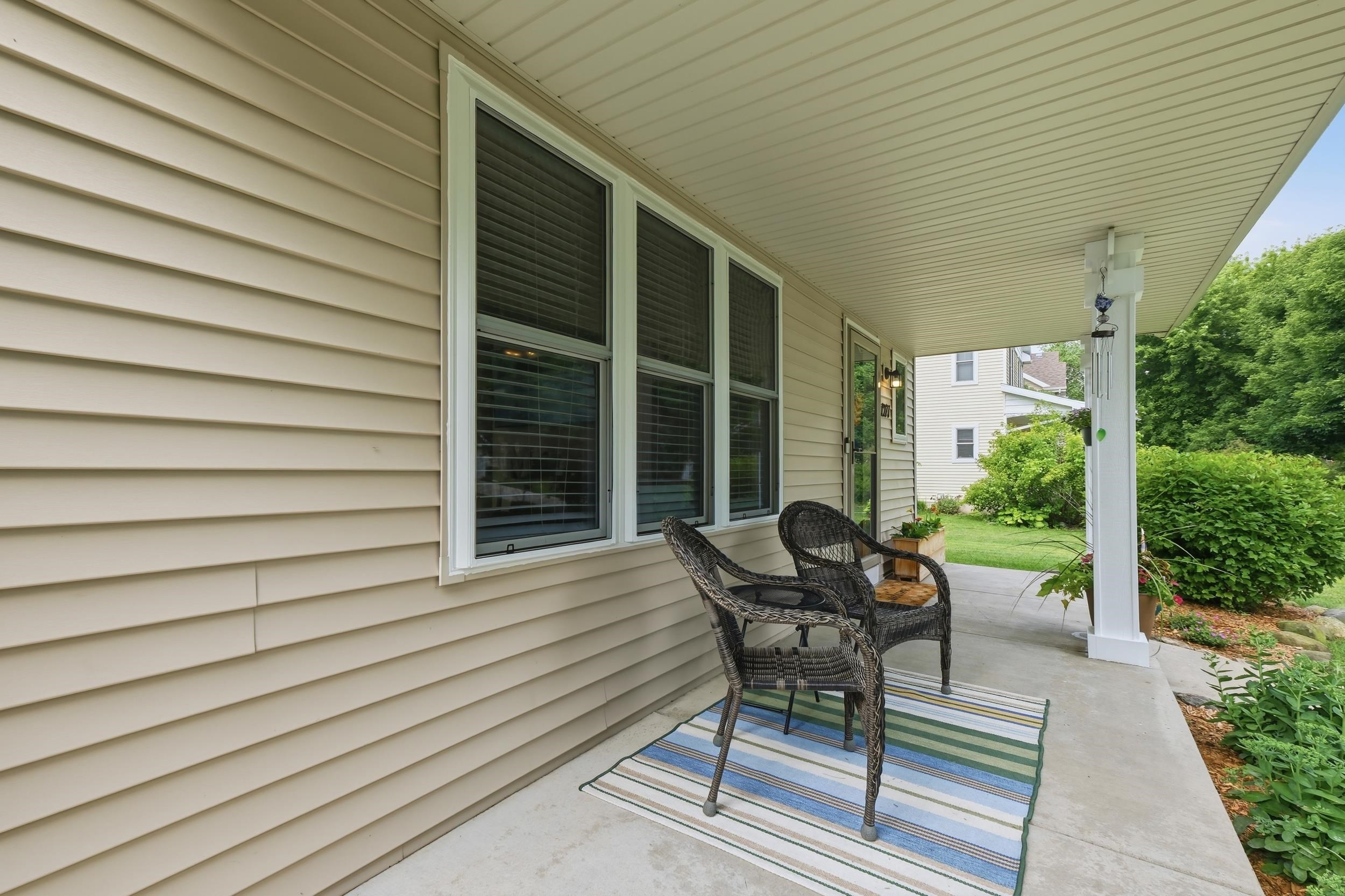 1271 Gas Light Sun Prairie, WI 53590 - Photo 5 of 71